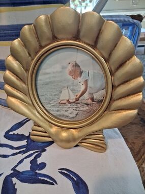 NEW Isaac Jacobs Gold Shell-Shaped Photo Frame